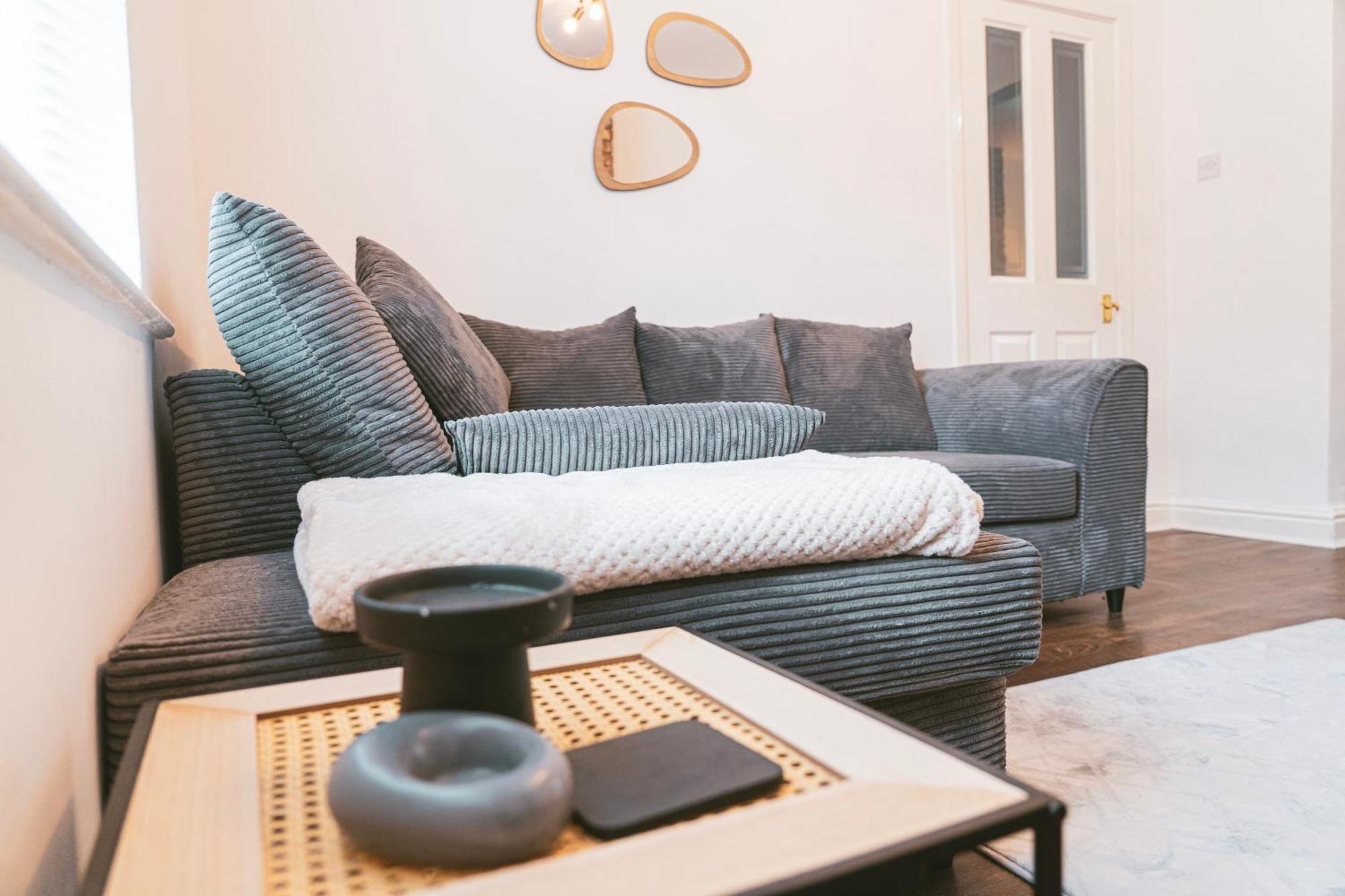 Mideyah Stays - 3 Bed Comfy House Cardiff Ngoại thất bức ảnh
