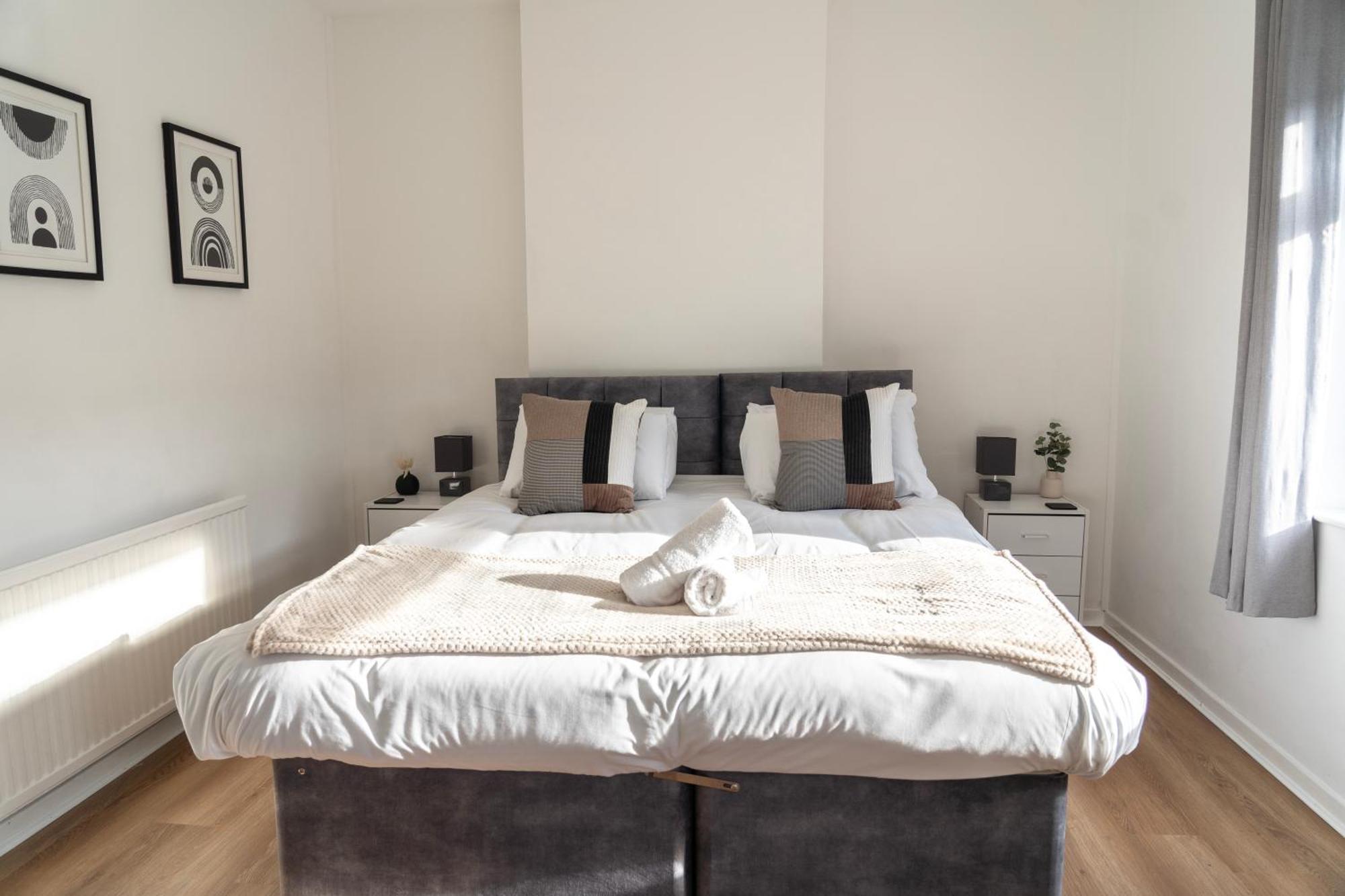 Mideyah Stays - 3 Bed Comfy House Cardiff Ngoại thất bức ảnh
