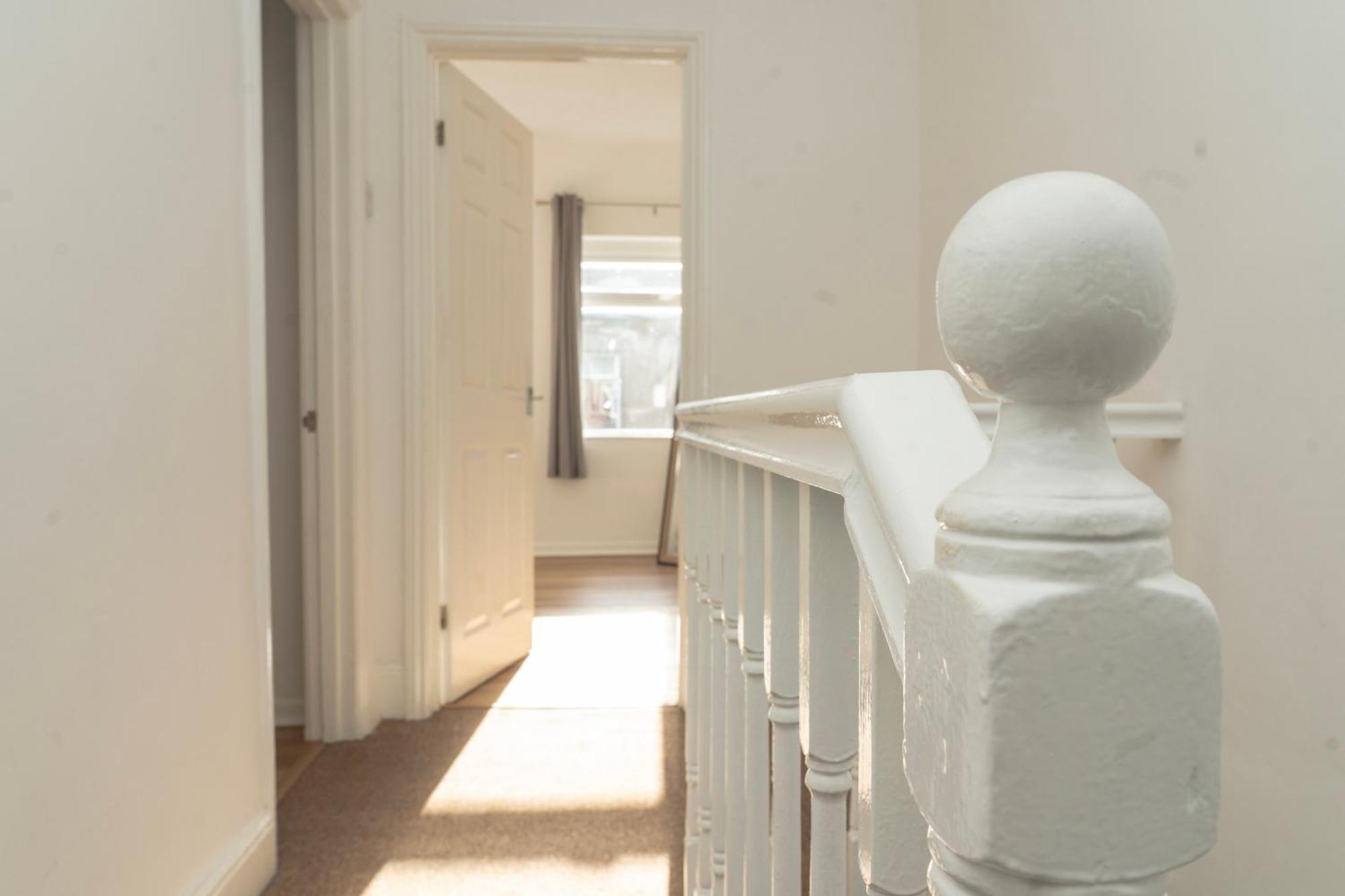 Mideyah Stays - 3 Bed Comfy House Cardiff Ngoại thất bức ảnh