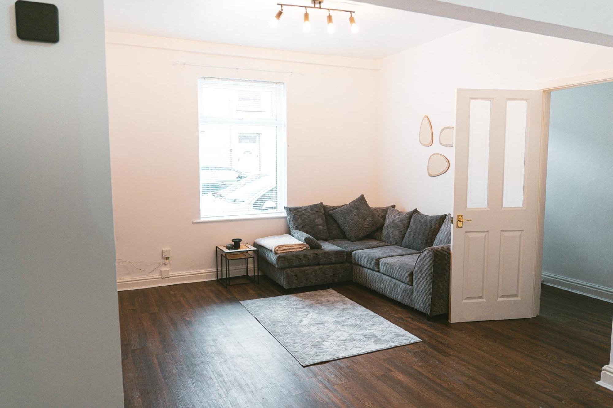Mideyah Stays - 3 Bed Comfy House Cardiff Ngoại thất bức ảnh