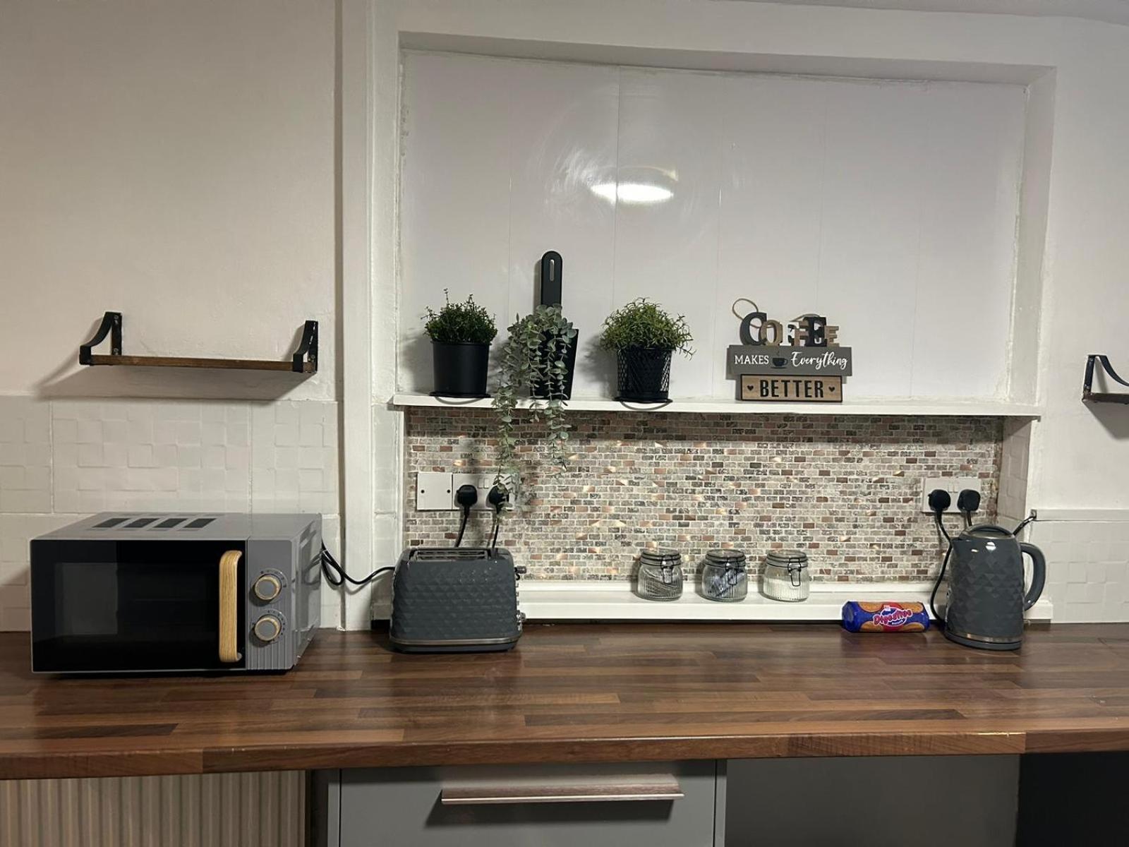 Mideyah Stays - 3 Bed Comfy House Cardiff Ngoại thất bức ảnh